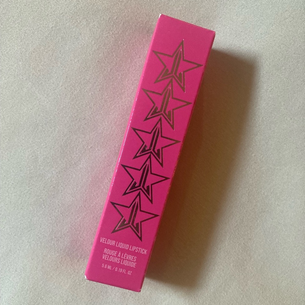 Jeffrey Star Velour Liquid Lipstick - Shade Redrum - Picture 3 of 9